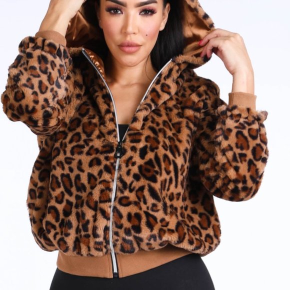 Leopard Hoodie in Brown-  Curvy - Picture 2 of 3